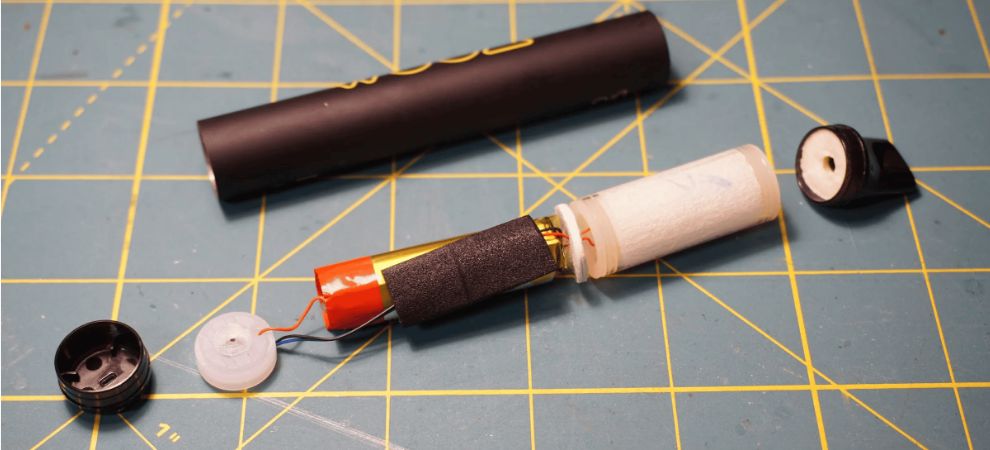 Yes, a disposable dab pen can expire. It can go "bad", especially if you don't store it properly. Nevertheless, the shelf life of disposable vapes will depend on: