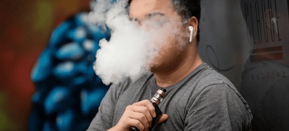 Delta vapes can change your life by helping you feel more positive, happy, and relaxed. Most users describe their experience with Delta 8 vape pens as balanced, soothing, and creativity-enhancing. 